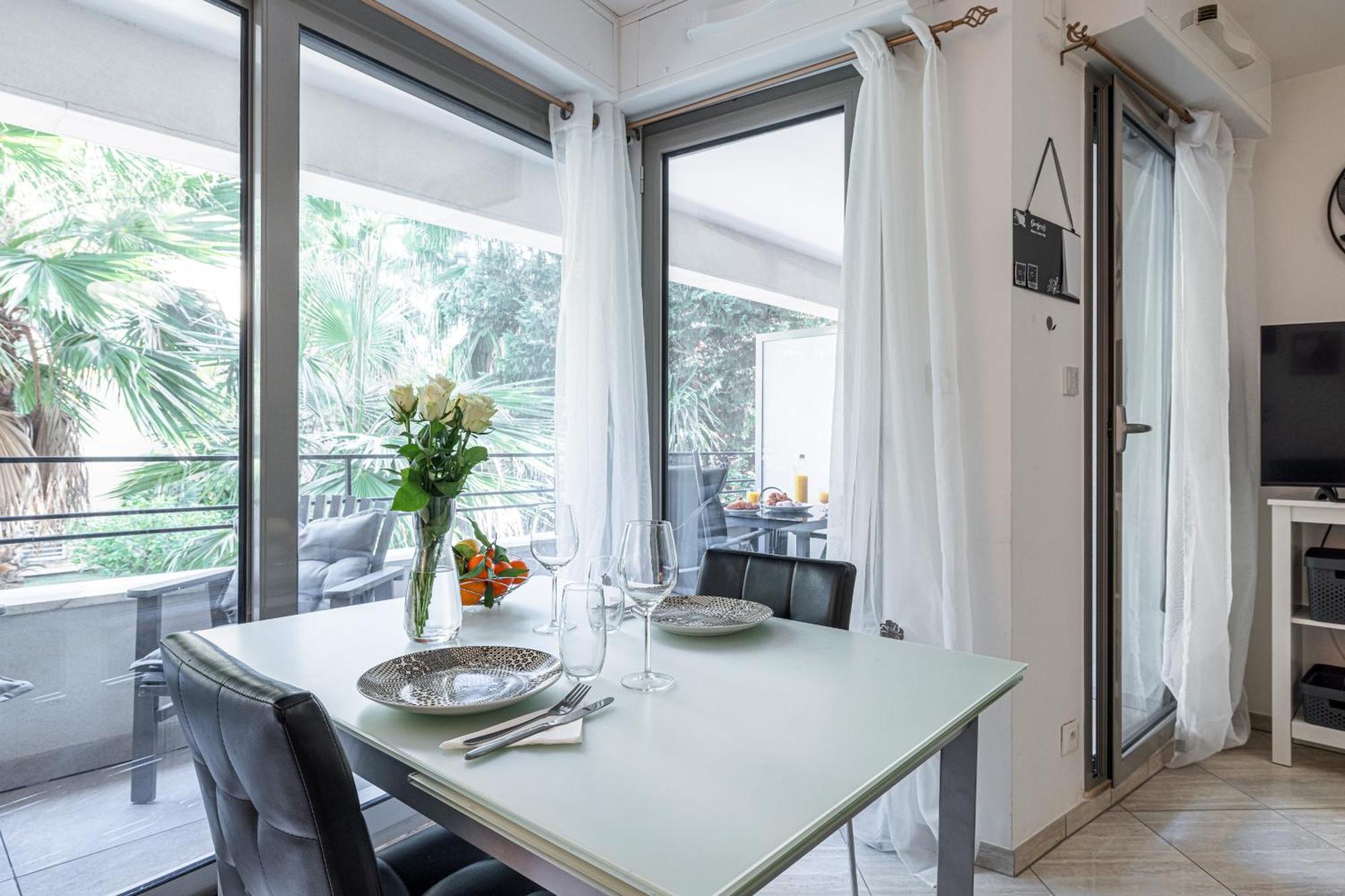 Studio Centre Terrasse Climatisation 50M Plage مينتون المظهر الخارجي الصورة